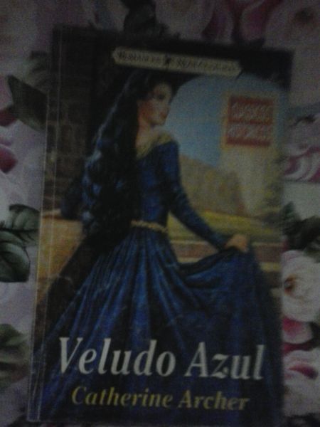 veludo azul (84) catherine archer